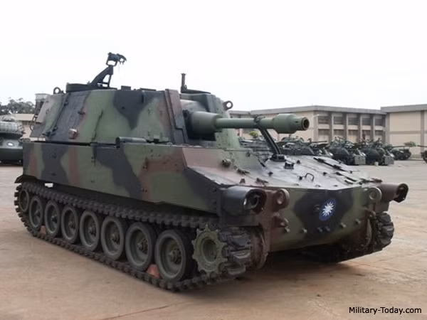 Đáng chú ý, M108 là một trong những khẩu pháo tự hành đầu tiên được Quân đội Mỹ đem tới chiến trường Việt Nam. Những khẩu pháo đầu tiên được triển khai trong các tiểu đoàn pháo binh ở Pleiku, tháng 6/1966. Và mãi tới khi Mỹ rút quân năm 1973 theo Hiệp định Paris thì M108 mới rời khỏi Việt Nam. Nguồn ảnh: Military-Today