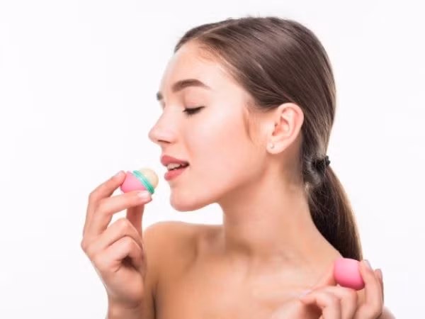 4 thứ nhất định phải có để môi hồng mềm mại, quyến rũ 4 thu nhat dinh phai co de moi hong mem mai, quyen ru