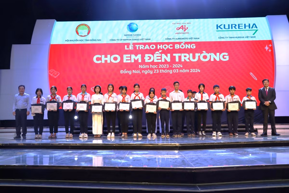 Hành trình 20 năm Ajinomoto đóng góp cho sự phát triển giáo dục của tỉnh Đồng Nai Hanh trinh 20 nam Ajinomoto dong gop cho su phat trien giao duc cua tinh Dong Nai