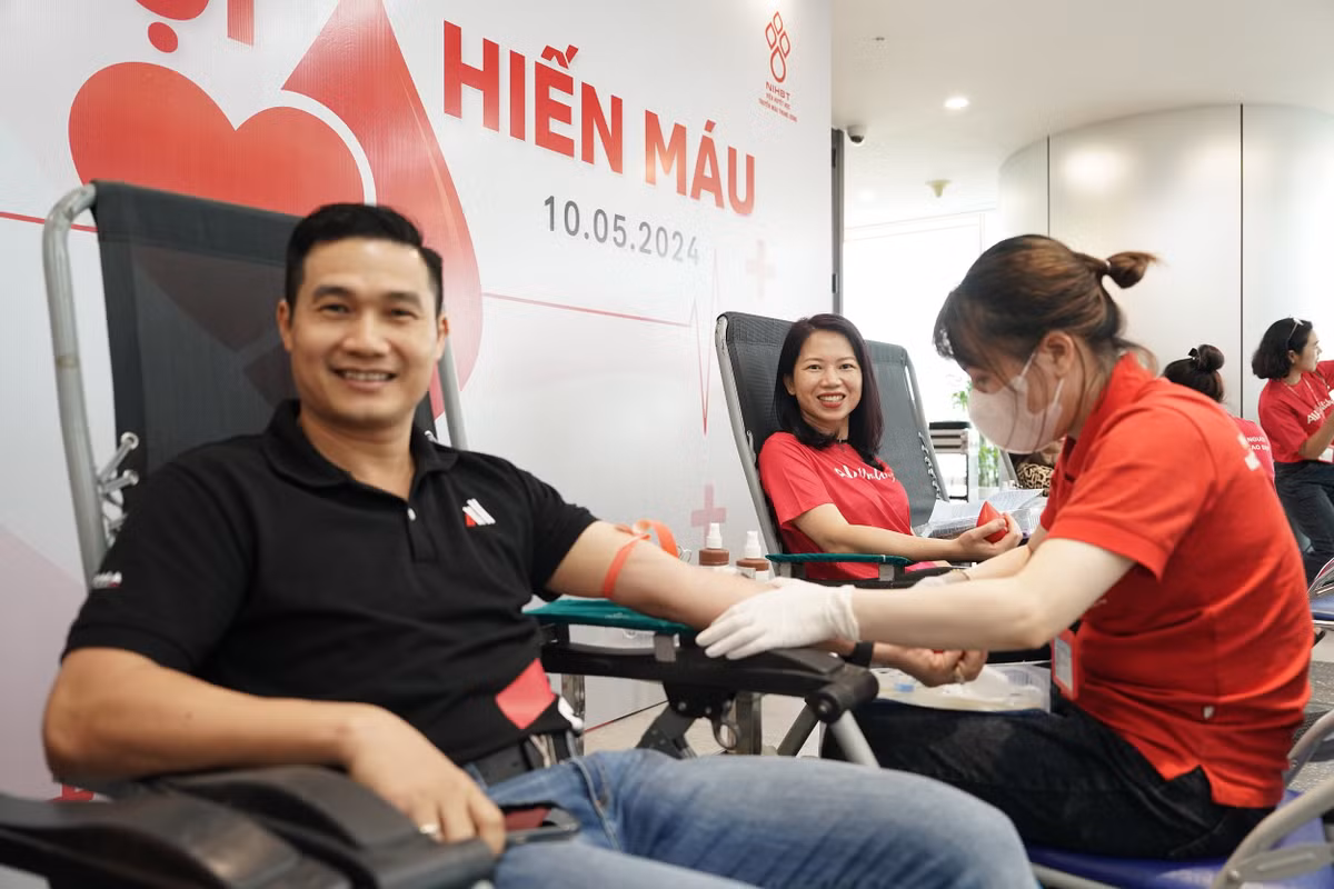 Gan 200 thanh vien AIA Viet Nam tham gia hien mau nhan dao-Hinh-8