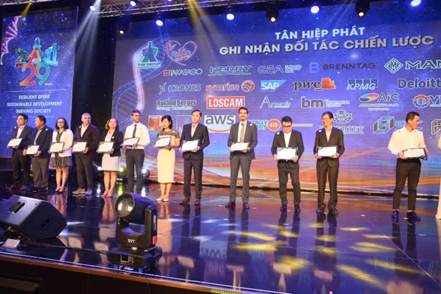 Doanh nghiệp nội địa thúc đẩy sx kinh doanh, tạo nguồn lực sẵn sàng phụng sự xã hội - Hình 2 Doanh nghiep noi dia thuc day sx kinh doanh, tao nguon luc san sang phung su xa hoi-Hinh-2