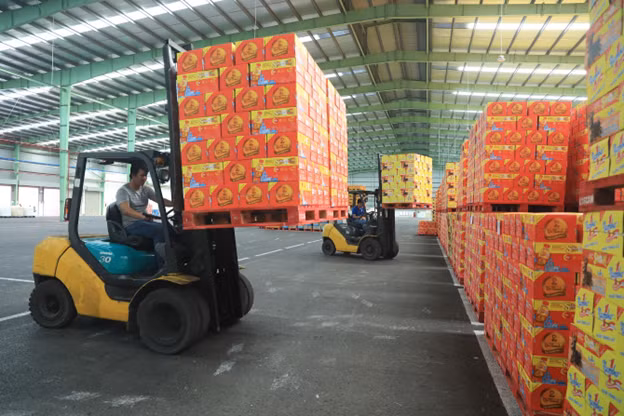 Doanh nghiệp nội địa thúc đẩy sx kinh doanh, tạo nguồn lực sẵn sàng phụng sự xã hội Doanh nghiep noi dia thuc day sx kinh doanh, tao nguon luc san sang phung su xa hoi