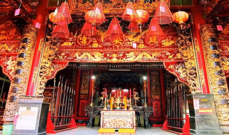 Ngoi chua kien truc nguoi Hoa gan mot the ky tai Dong Thap-Hinh-2