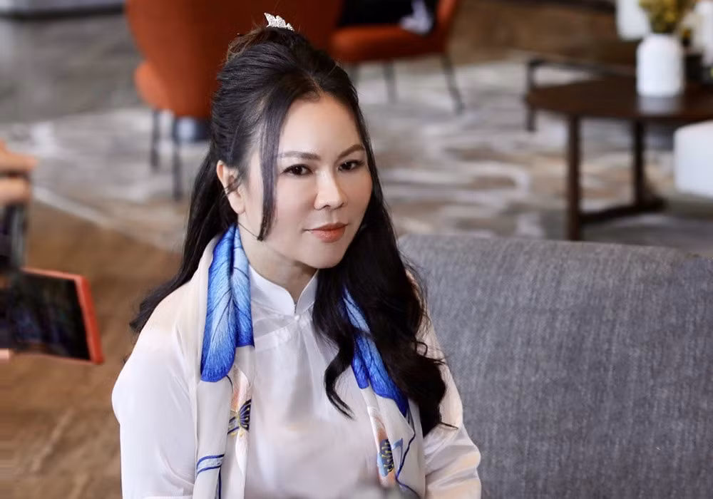 Hôn nhân hạnh phúc của Quý Bình và bà xã doanh nhân Ngọc Tiền Hon nhan hanh phuc cua Quy Binh va ba xa doanh nhan Ngoc Tien