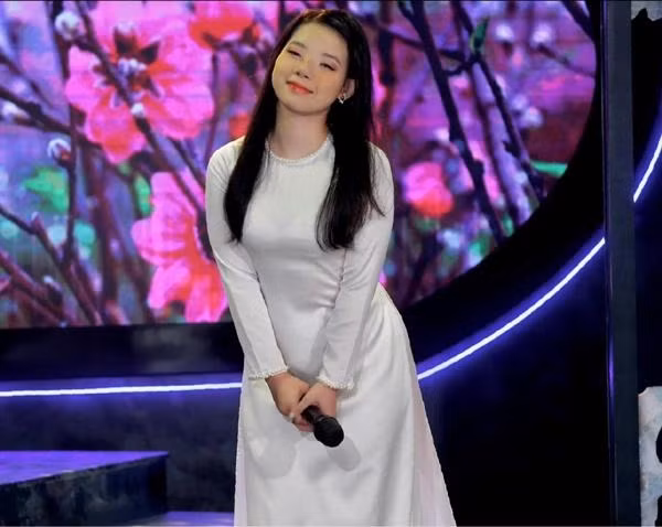 Con gái út Thanh Thanh Hiền tuổi 20:nữ tính mềm mại - Hình 9 Con gai ut Thanh Thanh Hien tuoi 20:nu tinh mem mai-Hinh-9