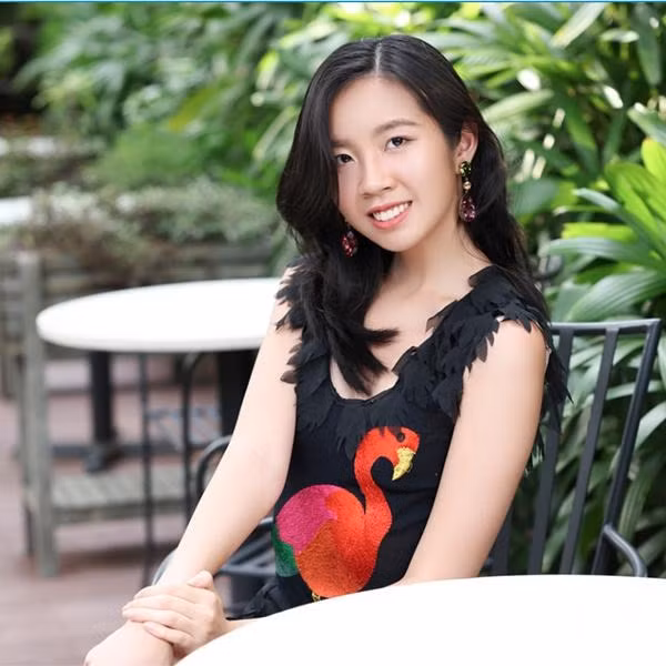 Cận cảnh nhan sắc đời thực ở tuổi 20 của con gái MC Thanh Mai - Hình 3 Can canh nhan sac doi thuc o tuoi 20 cua con gai MC Thanh Mai-Hinh-3