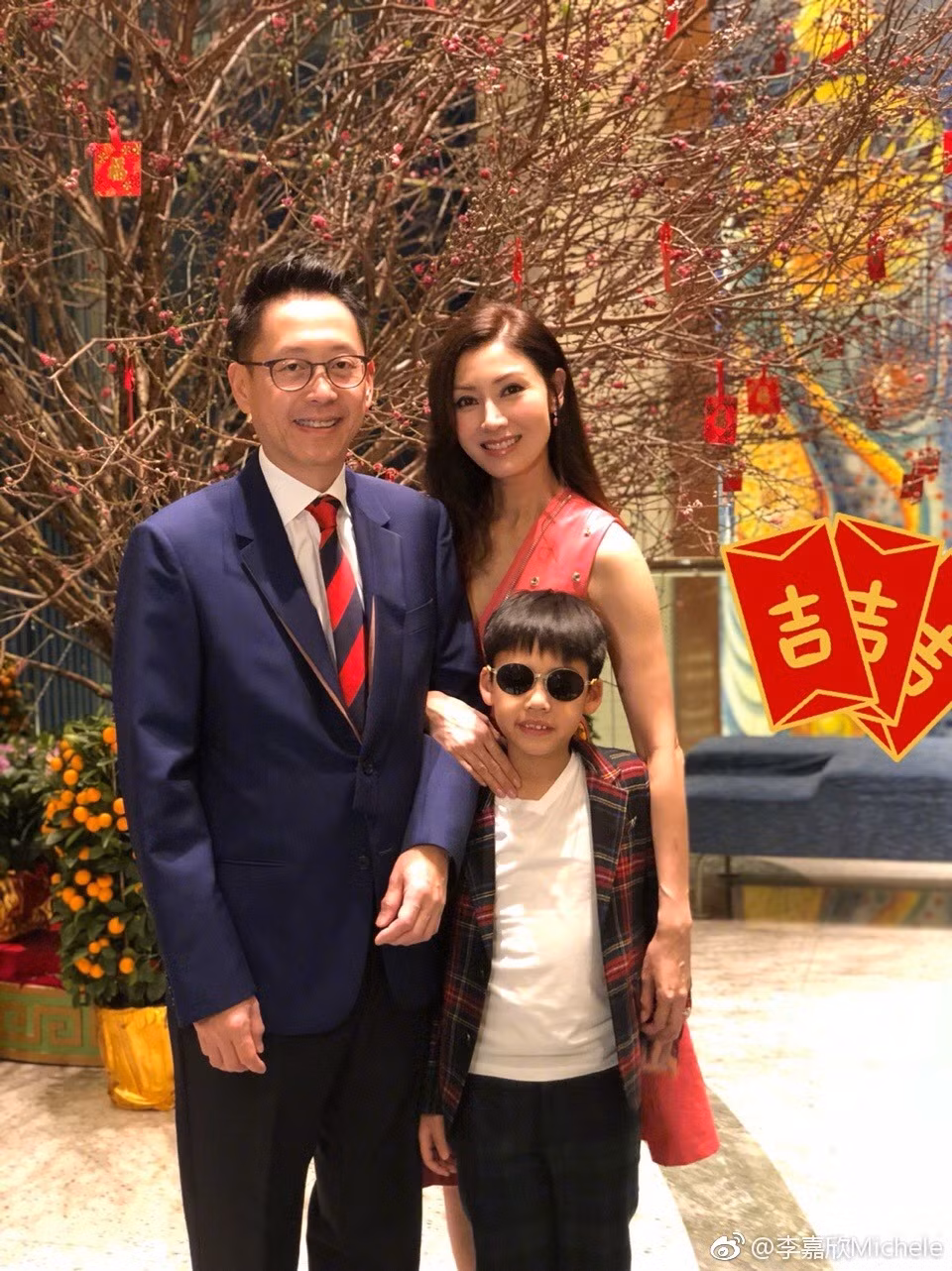 Hoa hau Hong Kong Ly Gia Han song ra sao ben chong ty phu?-Hinh-14