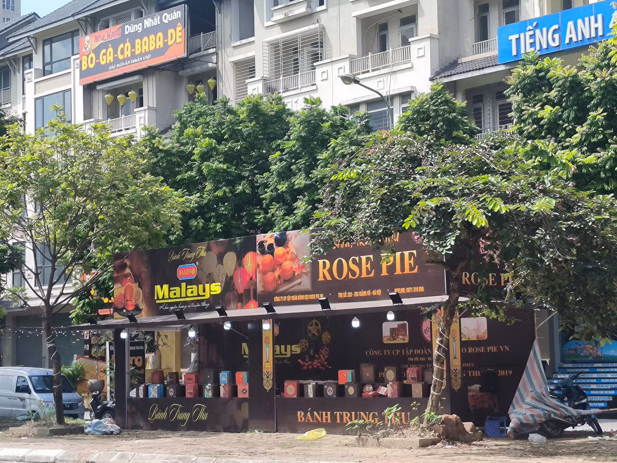 Rằm tháng 8 cận kề, bánh trung thu vẫn vắng khách - Hình 2 Ram thang 8 can ke, banh trung thu van vang khach-Hinh-2
