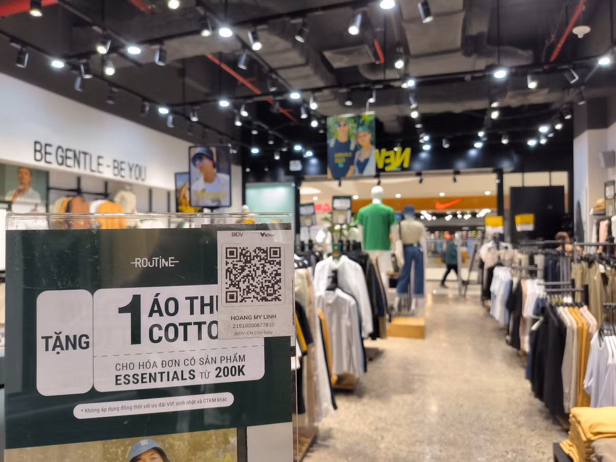 Khó có thể ngờ hình ảnh nhỏ bé của mã QR lại có thể phổ biến đến vậy, ai cũng có thể dễ dàng sử dụng.