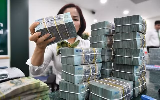 Chữa bệnh ngân hàng “thừa tiền”: Chuyên gia nói gì? Chua benh ngan hang “thua tien”: Chuyen gia noi gi?