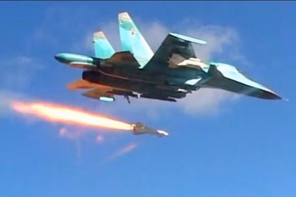 Khong quan Nga-Syria pha nat kho vu khi cua khung bo IS