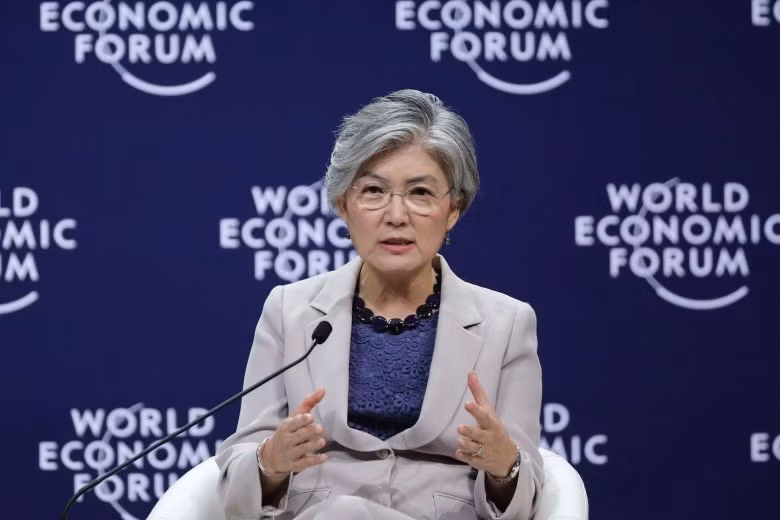 Bà Kang Kyung Wha là nữ Ngoại trưởng đầu tiên trong lịch sử Hàn Quốc. Ảnh: EPA.