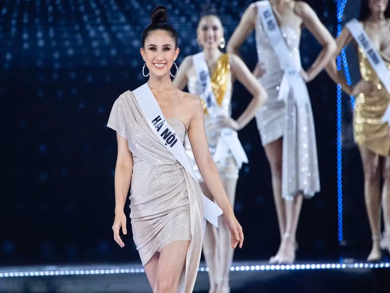 Khi thi Hoa hậu Hoàn vũ Việt Nam, Diana có chiều cao 1m66, số đo 3 vòng: 91-61-92cm.