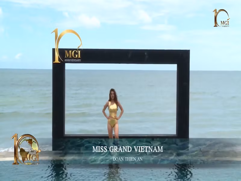 Đại diện Việt Nam luôn xuất hiện cuối cùng theo bảng chữ cái. Ảnh: Sen Vàng