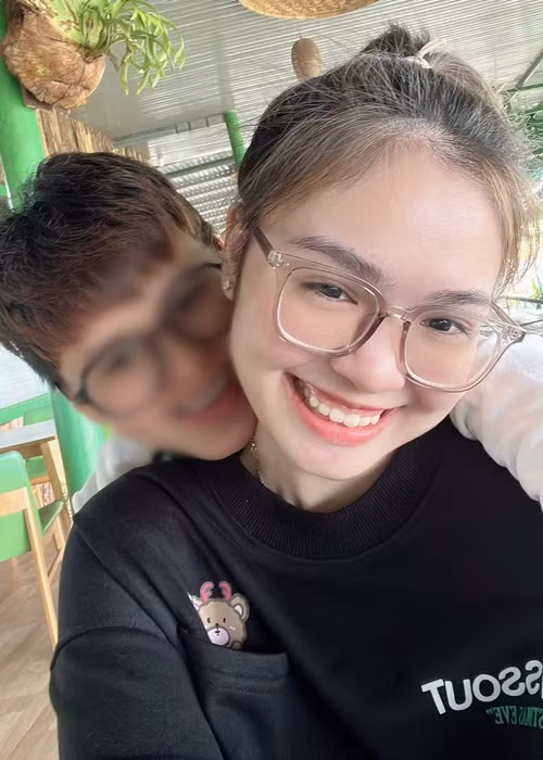 Thiện Nhân và người yêu công khai hẹn hò cách đây 3 tháng sau khi phía gia đình Thiện Nhân bày tỏ không tin tưởng N.T.