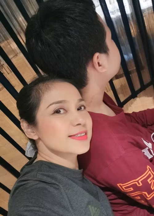 Theo Việt Trinh, từ khi quyết định nuôi con một mình, một đồng cô cũng không lấy từ bố bé Thiện Nhân.