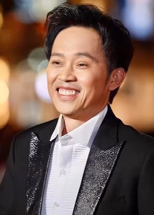 Ông Phan Trường Duy, Trưởng Ban tổ chức chia sẻ trên Dân Trí, khi tính phương án mời Hoài Linh, ban tổ chức cân nhắc kỹ lưỡng sau 4 lần họp bàn để biểu quyết. Cuối cùng, ý kiến ủng hộ mời Hoài Linh vẫn nhiều hơn. Ảnh: FBNV