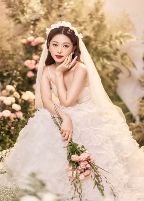 Phương Nga có màn dậy thì thành công. Ảnh: FBNV