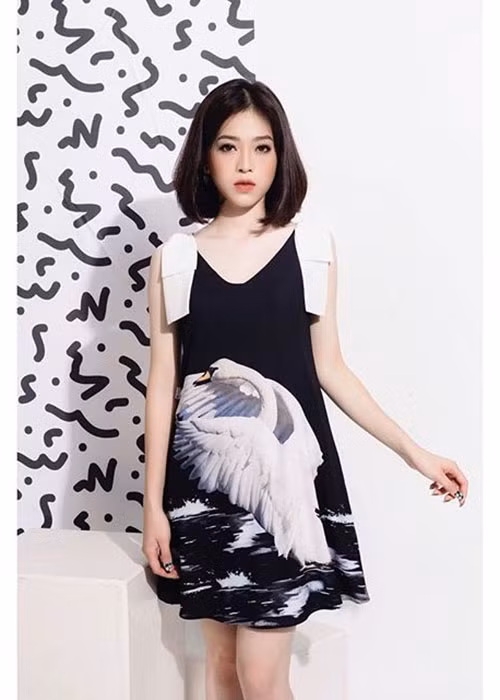 Nhờ vẻ ngoài cao ráo, xinh đẹp, Phương Nga làm người mẫu từ sớm. Ảnh: FBNV
