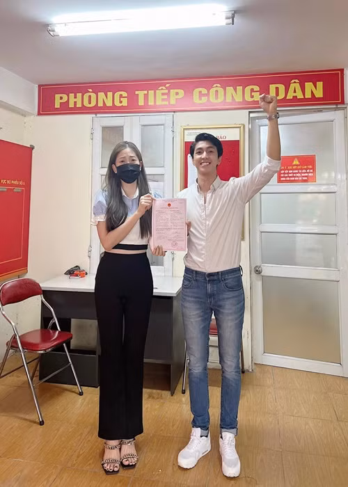 Đôi uyên ương đã đăng ký kết hôn vào ngày 16/9. Ảnh: FBNV