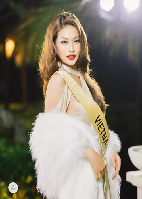 Thiên Ân nhận tin vui mới khi thi Hoa hậu Hòa bình Quốc tế Thien An nhan tin vui moi khi thi Hoa hau Hoa binh Quoc te