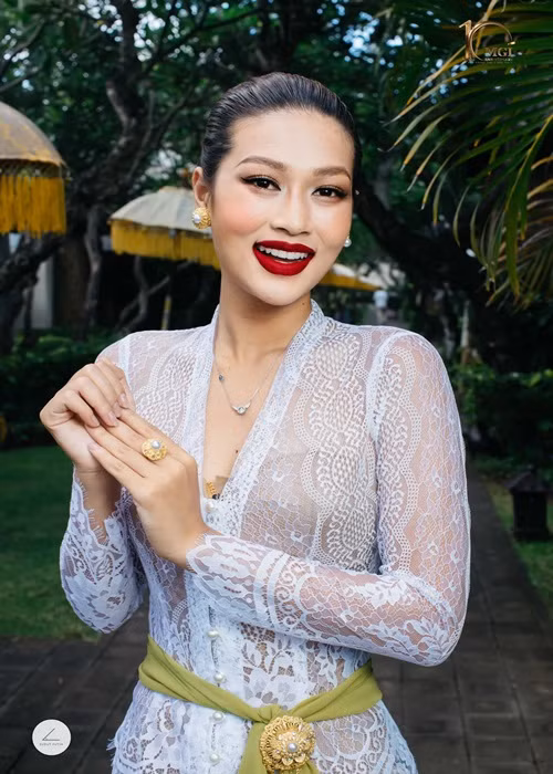 Đến nay, Thiên Ân đoạt được một số thành tích như top 10 Pre-Arrival (phần thi bình chọn thí sinh được yêu thích nhất trước cuộc thi), top 4 Country's power of the year (phần thi bình chọn thí sinh được yêu thích nhất cuộc thi). Ảnh: Miss Grand International