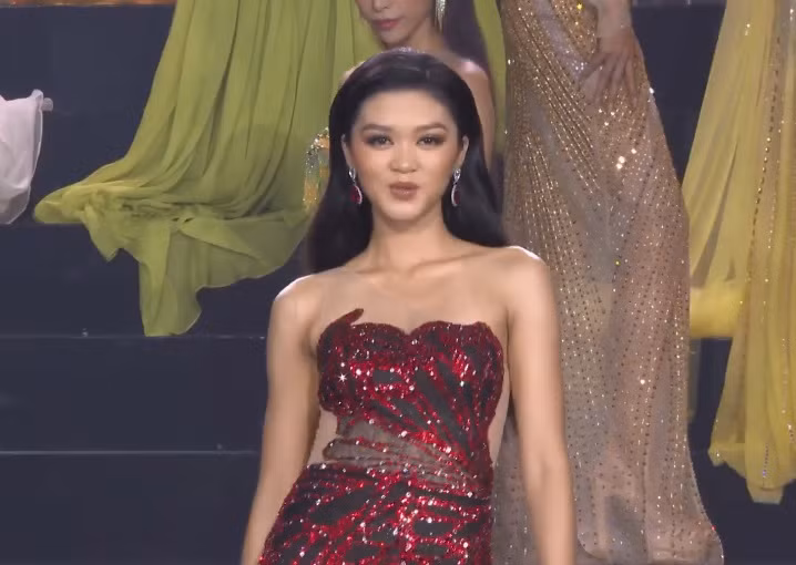 Doan Thien An dang quang Hoa hau Hoa binh Viet Nam 2022-Hinh-19