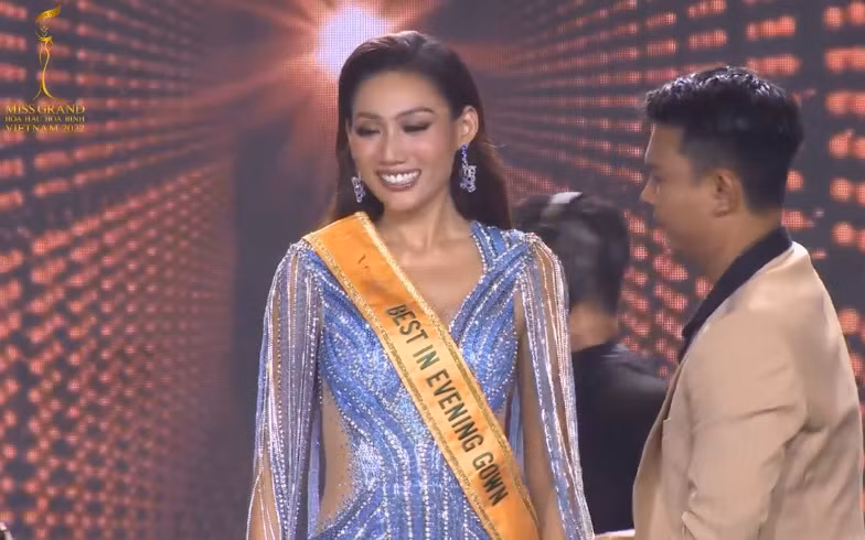 Doan Thien An dang quang Hoa hau Hoa binh Viet Nam 2022-Hinh-14