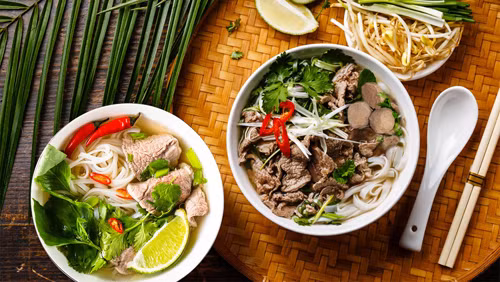 Chế độ ăn ba bữa mỗi ngày luôn được khuyến nghị. Trong đó, bữa sáng đặc biệt quan trọng. Theo y học hiện đại, khoảng từ 7-9 giờ sáng là thời gian chức năng đường tiêu hóa hoạt động hiệu quả nhất. Sau khi ngủ dậy, cơ thể cần cung cấp năng lượng để khởi đầu ngày mới. Bỏ bữa sáng khiến cơ thể không có đủ năng lượng duy trì các hoạt động trong ngày. Duy trì thói quen nhịn ăn sáng còn mang lại những tác hại dưới đây.