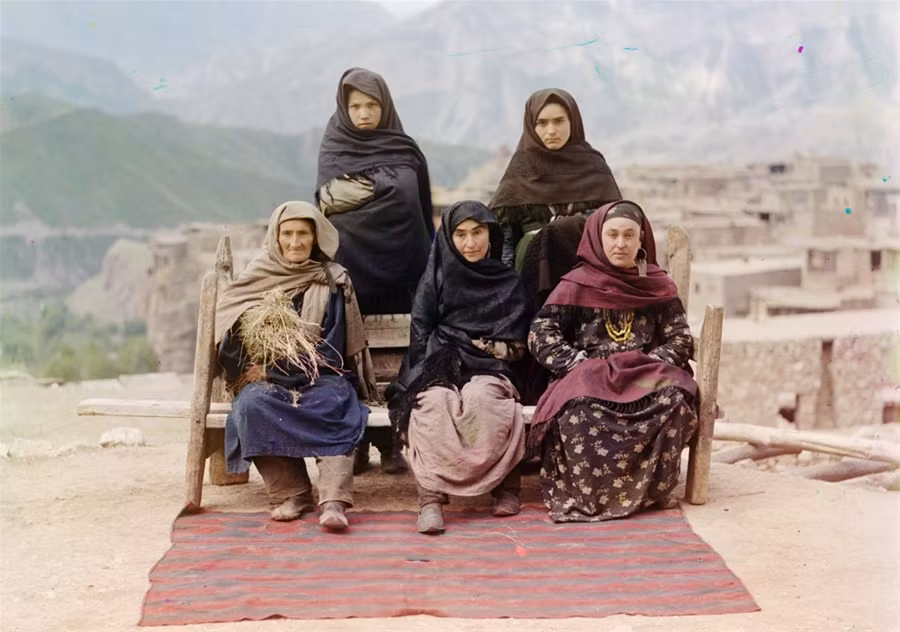 Những người phụ nữ này sinh sống tại Dagestan (Ảnh: Prokudin-Gorskii).