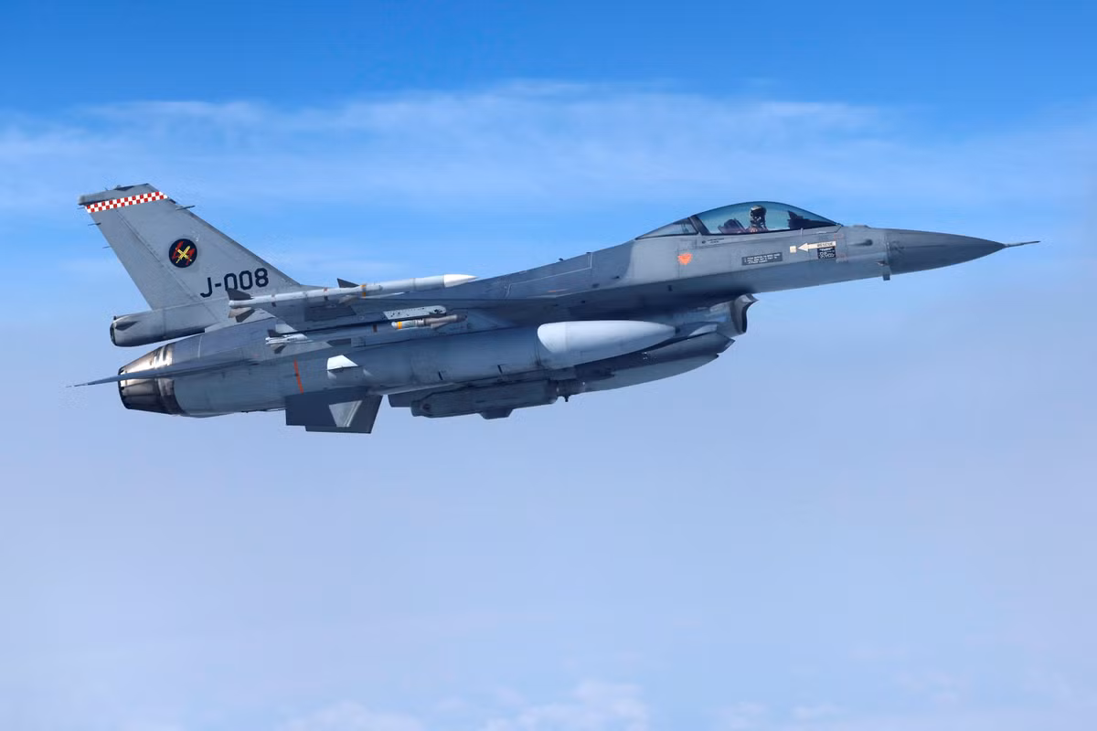 Được thiết kế cho cả nhiệm vụ không đối không và không đối đất, F-16 kết hợp sự nhanh nhẹn, hệ thống điện tử hàng không tiên tiến và bộ vũ khí đa năng, khiến nó trở thành một nền tảng quân sự đáng gờm. Ảnh: @Piroschka van de Wouw.