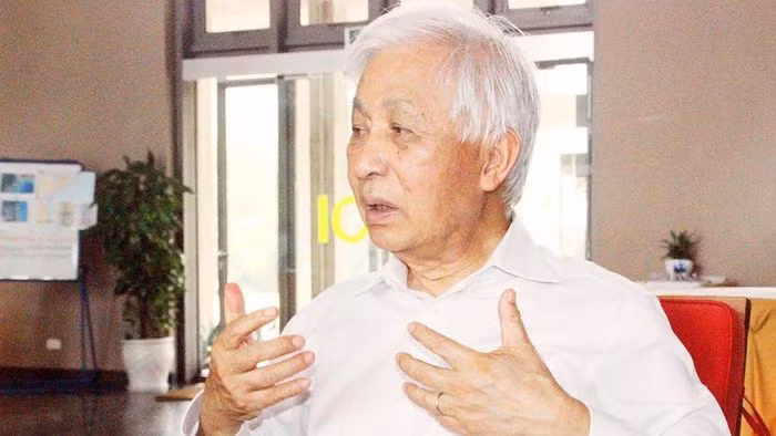 GS. Trần Thanh Vân được xem là bậc thầy trong lĩnh vực lý thuyết vật lý nguyên tử, đồng thời là tác giả của hơn 300 công trình khảo luận, 115 đầu sách khoa học vật lý đã xuất bản, phát hành ở nhiều quốc gia trên khắp thế giới.