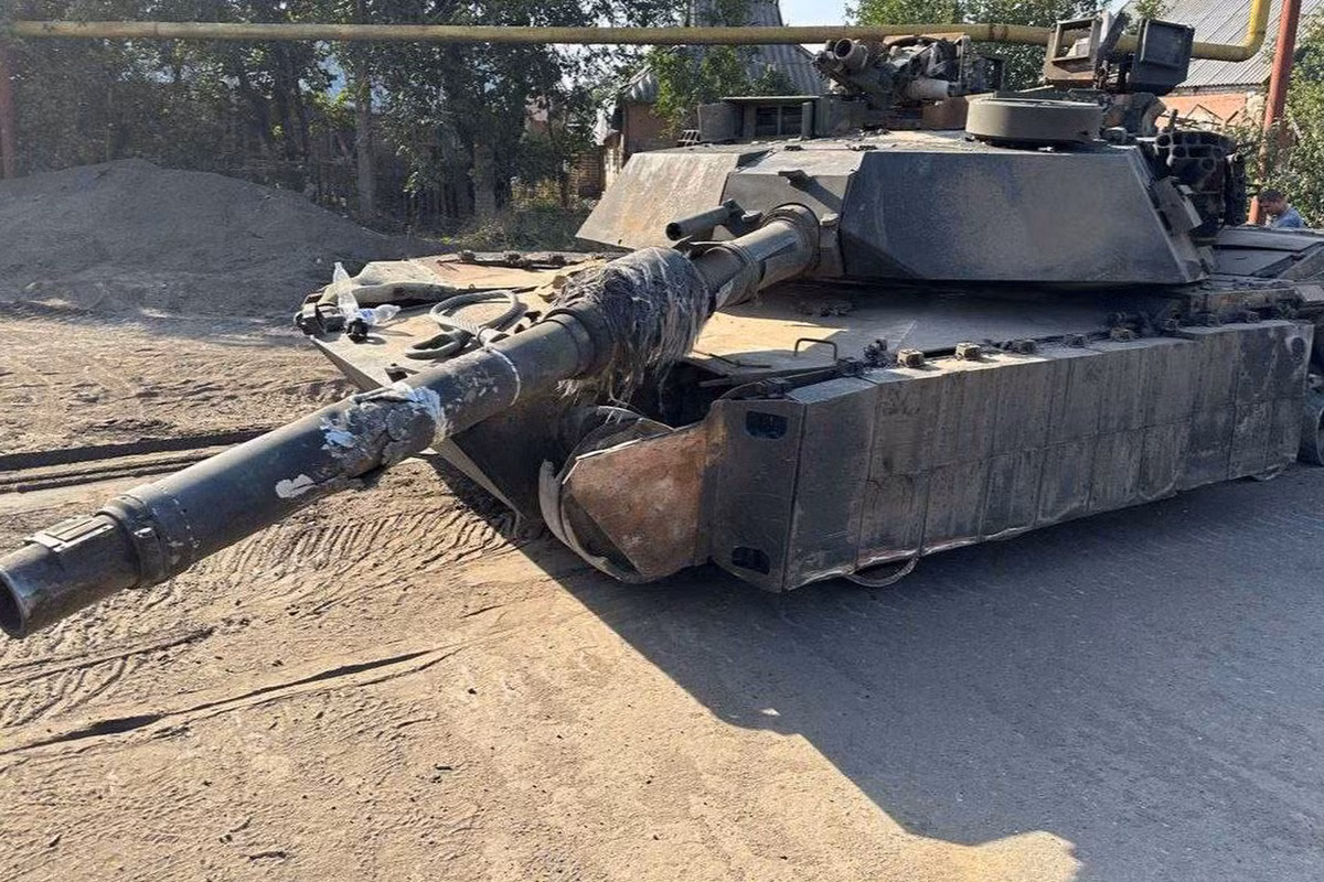Các bài đăng trên X và các nền tảng khác vào năm 2024 cho thấy, một chiếc Abrams không bị hư hại có thể được bán với giá lên tới 10 triệu rúp Nga - tương đương khoảng hơn 118.000 USD (tính theo tỷ giá hối đoái hiện tại). Ảnh: @armyrecognition. 