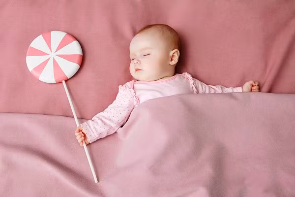 Với những đặc điểm trên, những đứa trẻ có bố hoặc mẹ là người tuổi Dậu thường rất xuất chúng đặc biệt rất giỏi trong việc kiếm tiền và giữ tiền. Chính vì vậy, người tuổi Dậu thường sinh ra những người con giàu có. Ảnh: phunudep.com.