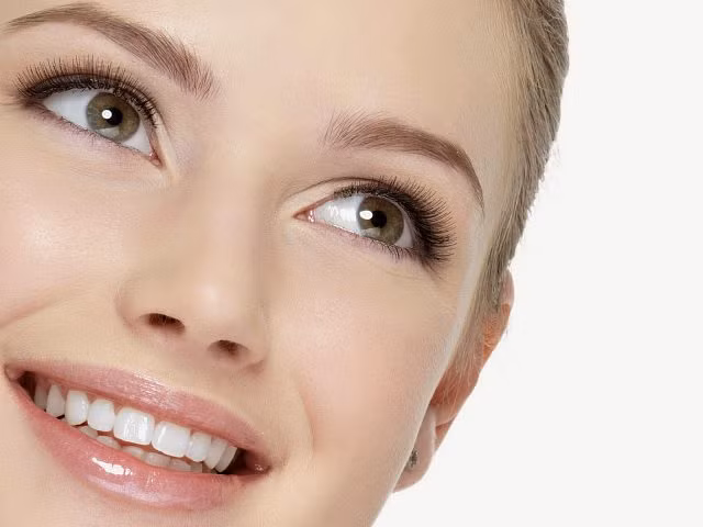 Mắt sáng: Phụ nữ có mắt to, con ngươi đen trắng rõ ràng là người cởi mở, có đôi chút trẻ con nhưng lại là người hiểu biết, lễ độ, không làm mất lòng ai bao giờ. Vì có số mệnh tốt nên luôn có thái độ đúng đắn tích cực khi đối nhân xử thế. Cho dù cuộc sống có khó khăn hay rơi vào nghịch cảnh, phụ nữ có nét tướng này luôn tìm cách khắc phục và luôn sát cánh cùng bạn đời vượt qua mọi khó khăn, hoạn nạn. Ảnh: vietgiaitri.com. 