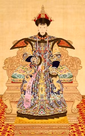 Năm Càn Long thứ bốn mươi, Lệnh Hoàng quý phi qua đời tại Tử Cấm Thành. Càn Long một lần nữa lại cho Lệnh Phi nhập kỳ, gia tộc Ngụy Thị từ Nội vụ phủ tương hoàng kỳ bao y tá lĩnh chuyển thành Mãn Châu tương hoàng kỳ, đồng thời Lệnh phi Ngụy Thị được an táng tại Dụ Lăng địa cung. Khi con trai tức Gia Khánh Đế kế vị, bà được thụy phong làm Hiếu Nghi Hoàng Hậu. 
