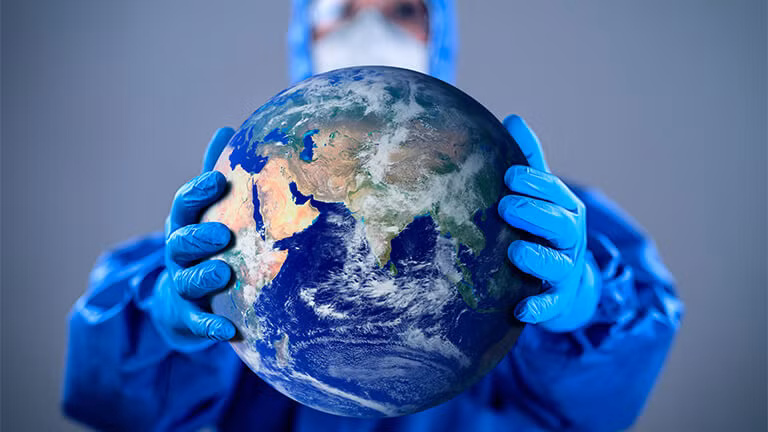 Trong một thế giới mà một loại virus nhỏ có thể khiến chúng ta “phải quỳ gối”, thì việc học hỏi từ lịch sử và cảnh giác là cách tốt nhất để tránh các đợt bùng phát đại dịch lớn trong tương lai. Ảnh: @IEEE EMBS. 
