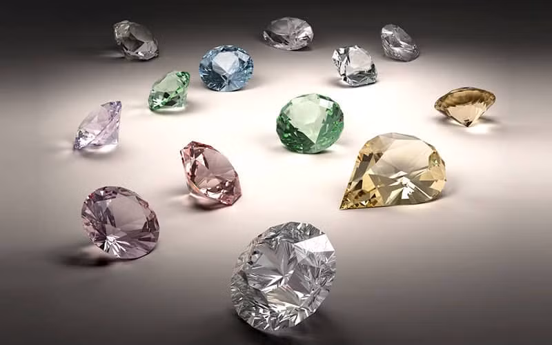 Kim cương tự nhiên từ lâu đã được đánh giá cao vì vẻ đẹp và độ cứng cực cao. Chúng là chất cứng nhất được biết đến trên Trái đất, với thang điểm Moh là 10, và độ cứng Vickers trong khoảng 70–150 GPa. Ảnh: @International Gemological Institute (IGI).