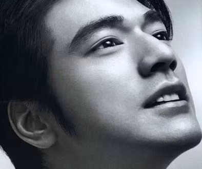  5. Mắt sáng: Người đàn ông có đôi mắt sáng thường là người lạc quan, vui vẻ, rất biết cách đối nhân xử thế. Ngoài ra, họ là người tài hoa và trí tuệ, biết cách dùng sở trường của người khác để bù đắp khuyết điểm của mình, không dễ dàng cúi đầu trước khó khăn. Vì luôn luôn lạc quan nên vận khí của họ rất tốt. Ảnh: 360doc.com. 