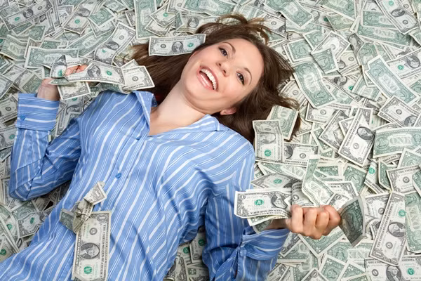 Tuổi Sửu: Tuổi Sửu do có tấm lòng nhân từ, sẵn sàng giúp đỡ người khác nên sẽ được quý nhân giúp đỡ. Vì ba tháng đầu năm và nửa đầu tháng 4, người tuổi Sửu bận rộn với việc giúp đỡ người khác nên vận thế không có gì khởi sắc. Ảnh: blogtuche.com.