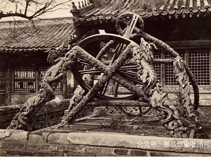 Ảnh về Hỗn Thiên Nghi ở Bắc Kinh. Đây là một công cụ thiên văn, được làm bằng đồng. Ảnh: sina.com.cn.