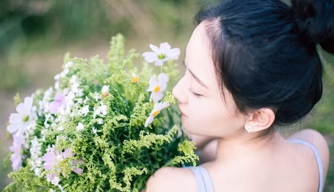 Trong thời điểm này, chuyện tình cảm của người tuổi Tỵ cũng vô cùng suôn sẻ và có những bước chuyển biến mới mẻ. Đối với những người tuổi Tỵ độc thân, sẽ có cơ hội gặp được ý trung nhân, còn những người đã có đôi có cặp thì đây là thời điểm thích hợp cho việc “về chung một nhà”. Ảnh: bestie.vn. 