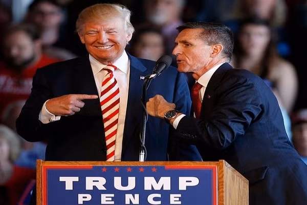 Tong thong Trump du dinh an xa cho cuu co van Michael Flynn