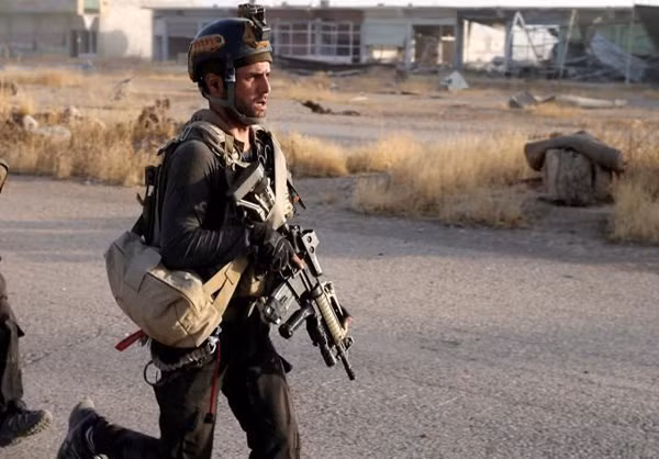 Rudaw dẫn lời nguồn tin quân sự giấu tên cho hay, lực lượng Peshmerga của người Kurd đã giành quyền quyền kiểm soát ngôi làng Dirik gần thị trấn Bashiqa, cách thành phố Mosul khoảng 12 km về phía đông bắc. Ảnh: Lực lượng Iraq trong chiến dịch giải phóng Mosul.