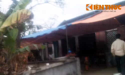 4. Xin tiền không được, nghịch tử dùng chày đập chết mẹ. Vào khoảng 7h sáng ngày 1/2, tại gia đình bà N.T.Q. (SN 1953, ở thôn Chẽ, xã An Lập, huyện Sơn Động, Bắc Giang) xảy ra một vụ án mạng đau lòng. Theo tài liệu của cơ quan Công an, khoảng thời gian trên, đối tượng Nông Văn Thùy (SN 1982), là con của bà Q. xuống bếp xin bà Q. tiền để đi "giải quyết việc" nhưng bà Q. không cho. Bực tức Thùy đã nhẫn tâm dùng chiếc chày gỗ đánh thật mạnh vào gáy mẹ.