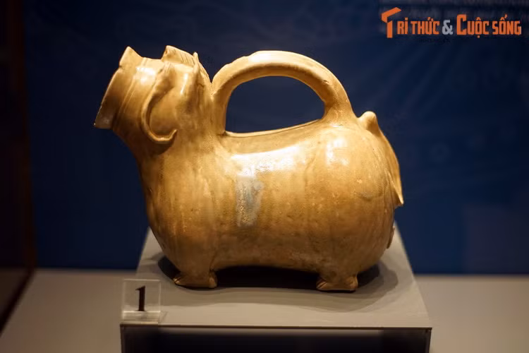 Trưng bày chuyên đề “Hổ trong mỹ thuật cổ Việt Nam” từng diễn ra ở Bảo tàng Lịch sử quốc gia Việt Nam có sự góp mặt của một loại hình cổ vật rất thú vị.