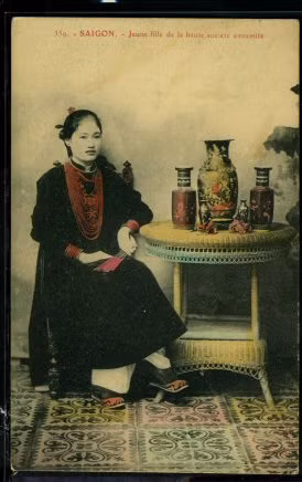 Chân dung tiểu thư Sài Gòn.