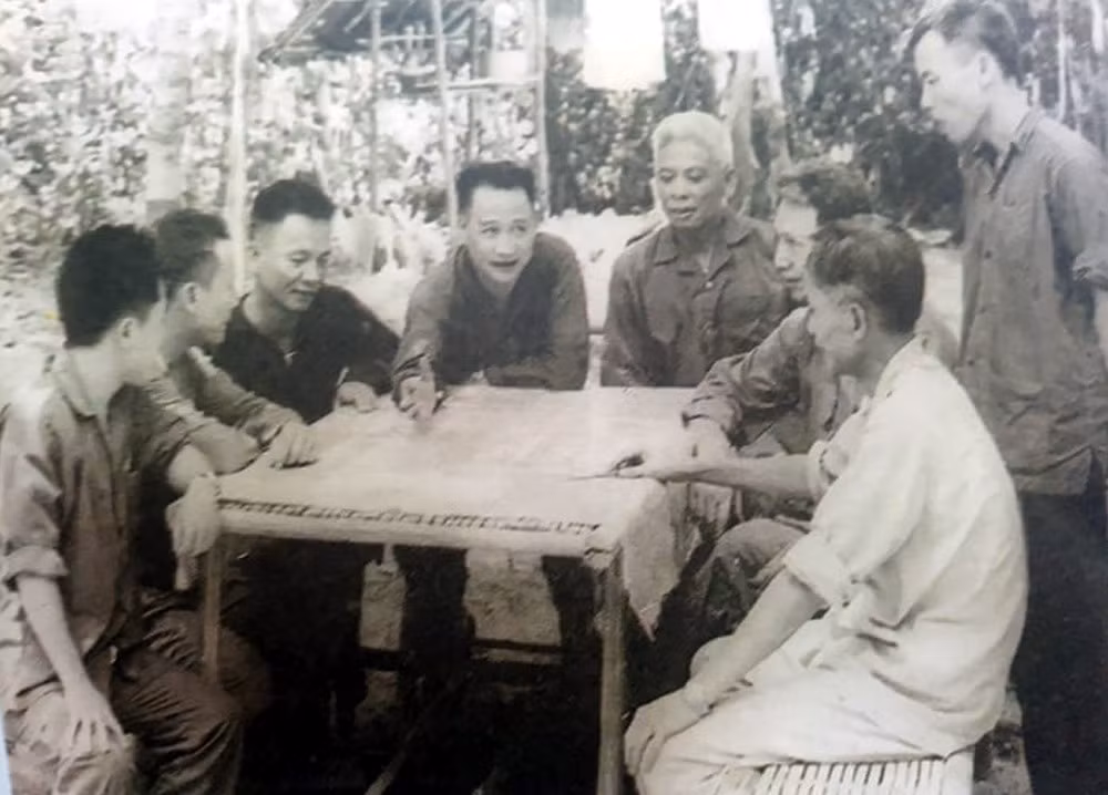 Dai tuong Le Duc Anh: Nguoi chi huy ban linh, quyet doan tren chien truong B2
