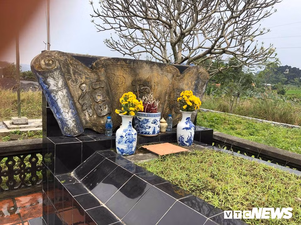 Tan mat ngoi mo ung voi sam truyen cua cu Nguyen Binh Khiem?-Hinh-2