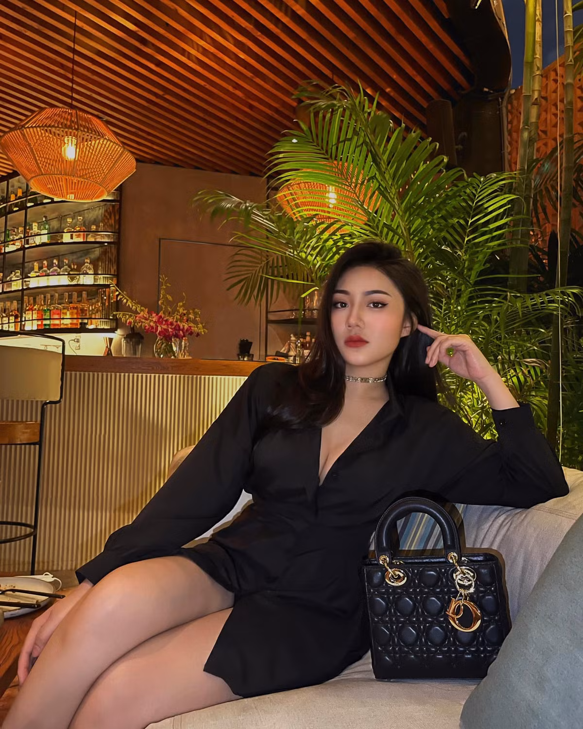 Hot girl noi tieng voi ten Trieu Vy tung anh moi cuc goi cam